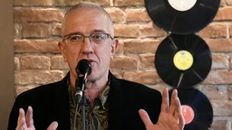 Дејан Цукић – Оде понедељак!