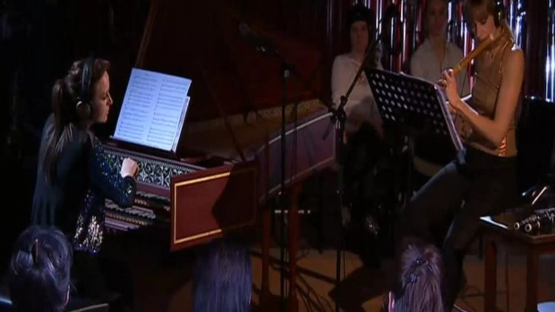 STUDIO 6: Roentgen Connection