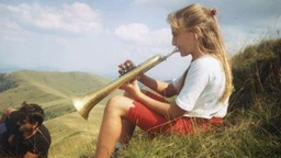 Pristupačan program: Put pobedinka – Devojčica sa trubom (SZJ)