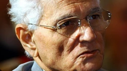 Žak Derida: Zver i suveren (2)