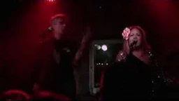 Lira Vega: Duhovi iz prošlosti (R)