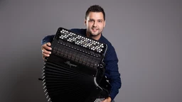 Албум „Нова српска музика за хармонику и гудачки оркестар” Николе Пековића