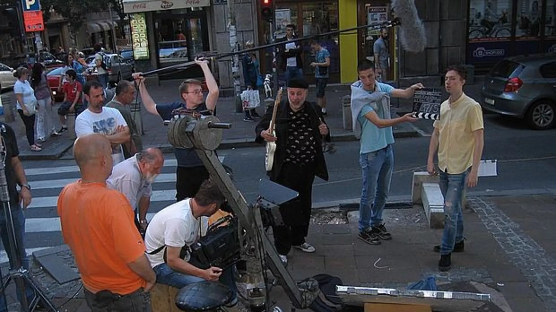 Упознајте Корнелија (R)