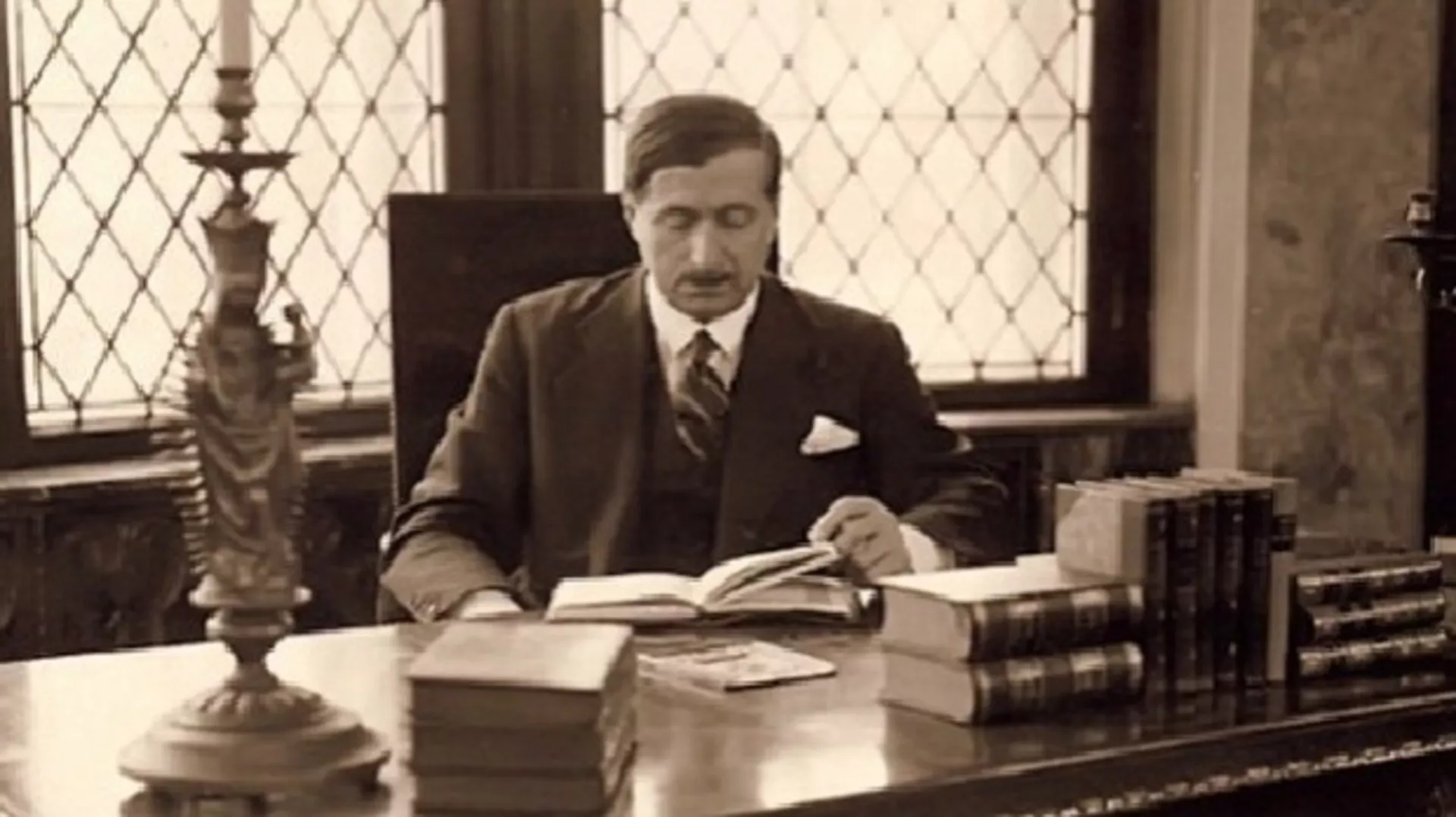 Код два бела голуба: Градови и химере Јована Дучића