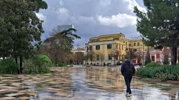 Квадратура круга: Живот у Албанији