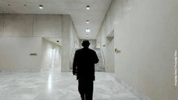 Авангарда, језик лудости: У зениту, 2-10  (R)