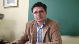 Приђи ближе: Увек може горе. али и доле