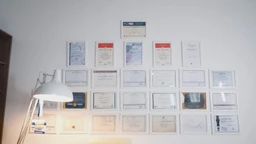 Сиви мантили, 1. еп. (R)