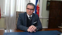 Тито - између истока и запада