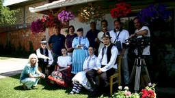 Сликари наиве: "Ковачица у цвећу" - Зузана Верески