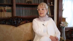 TV lica ... kao sav normalan svet: Praznici sa Dinom Čolić