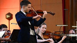 Национални избор за Евровизијско такмичење младих музичара (R)