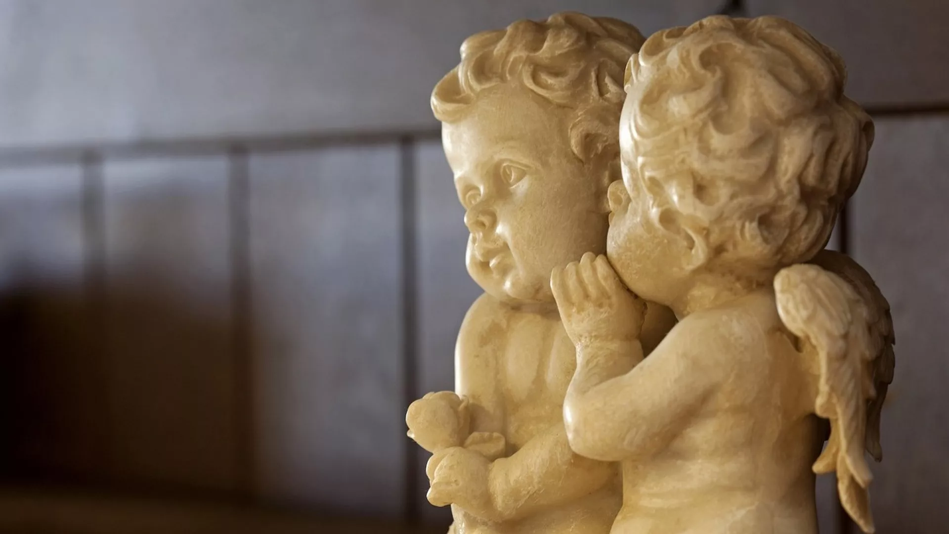 Poštovana deco – Uterivači tajni