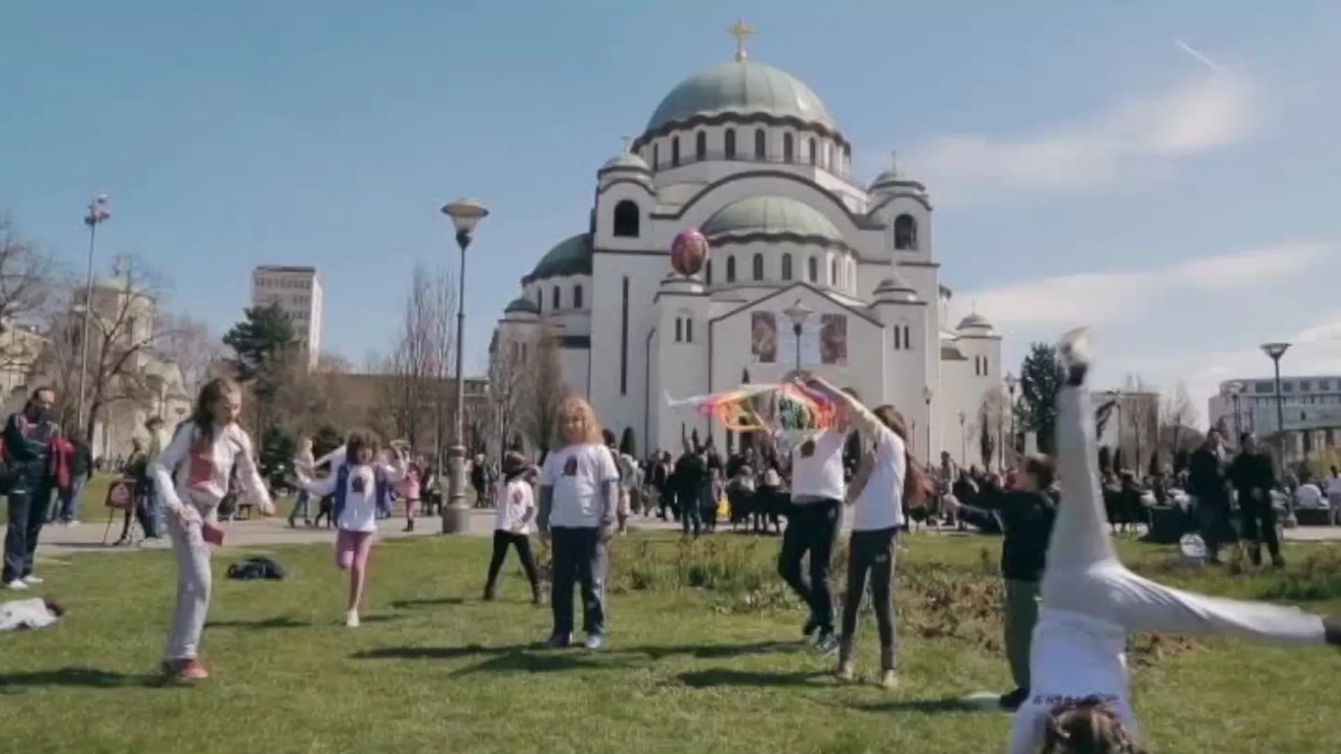 Hristos vaskrse! Stupovi – Radujte se
