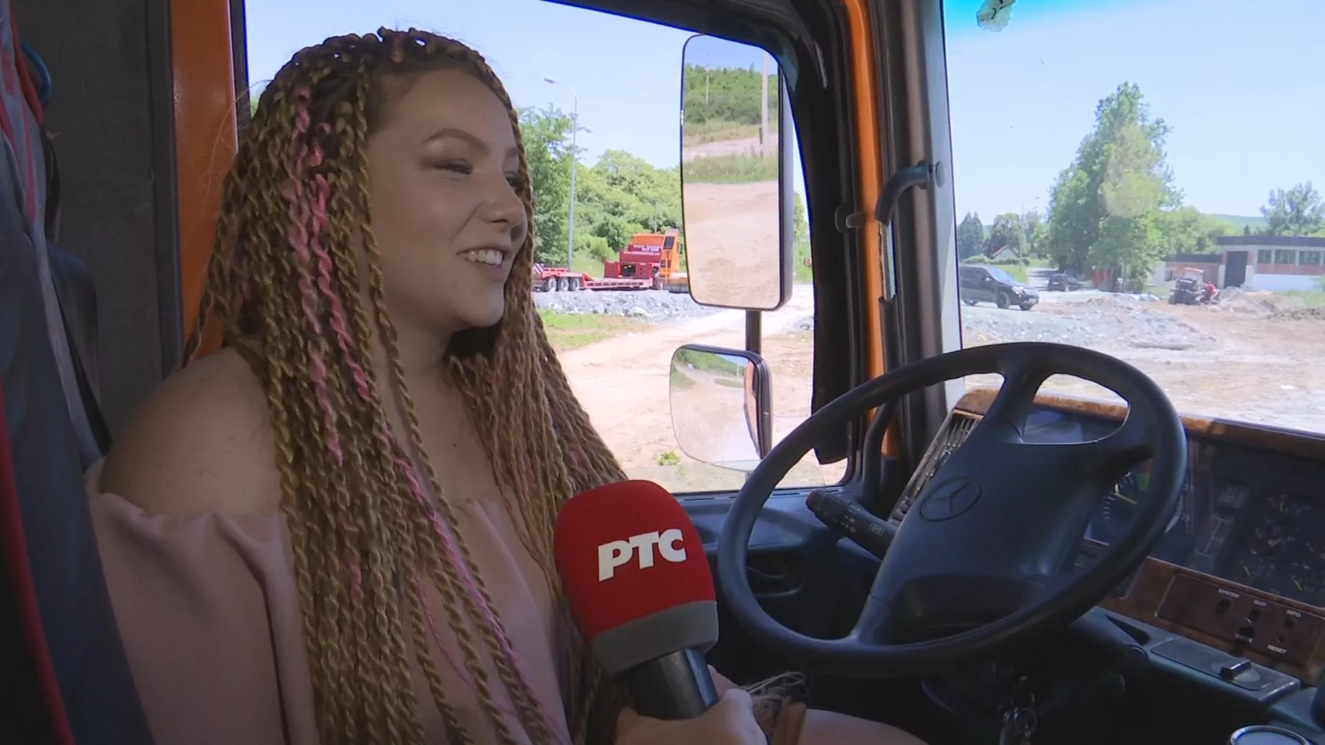Kako je Jovana pomirila studije arhitekture i vožnju šlepera