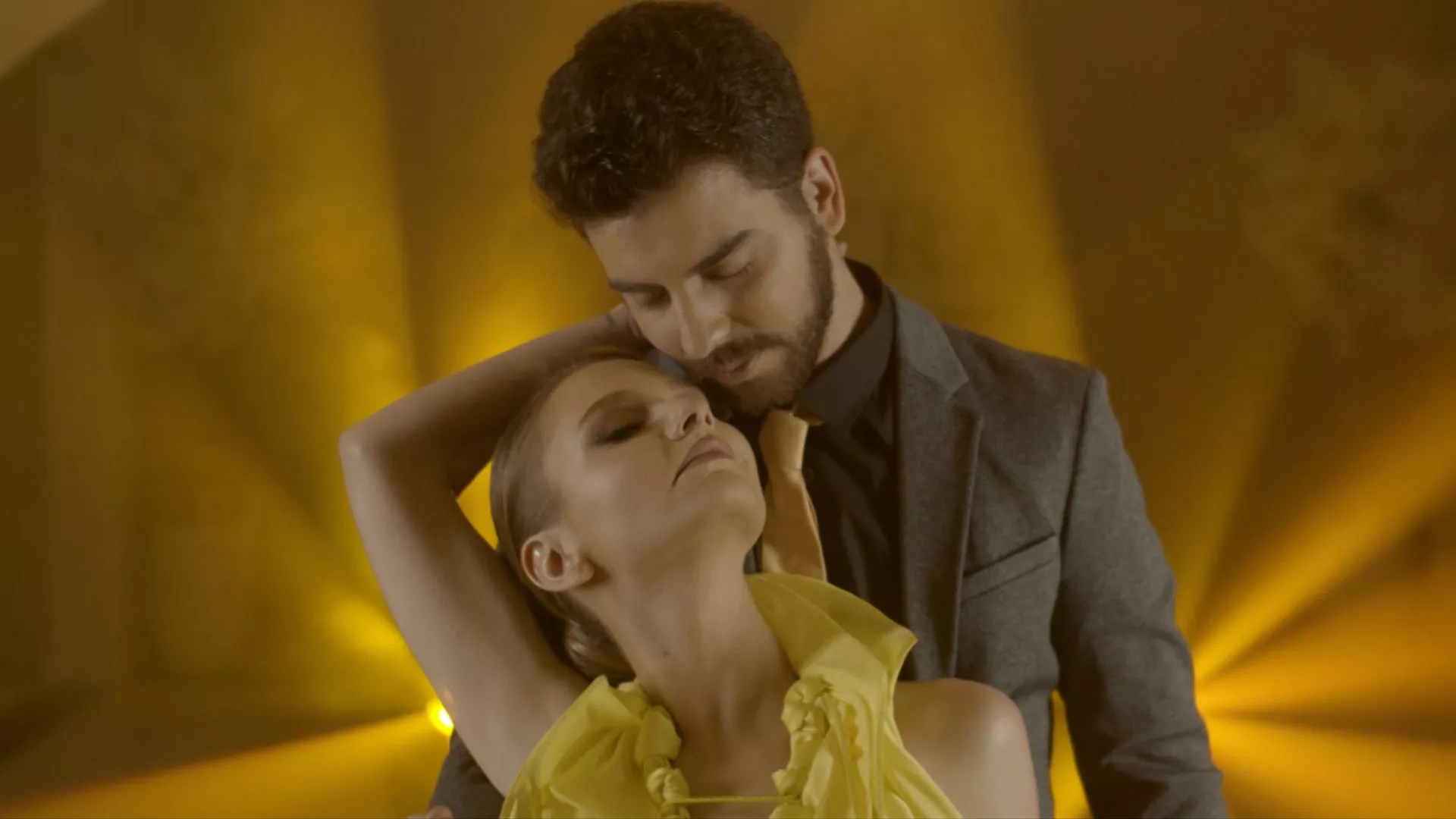 Megamiks bend – Ljubav je lek