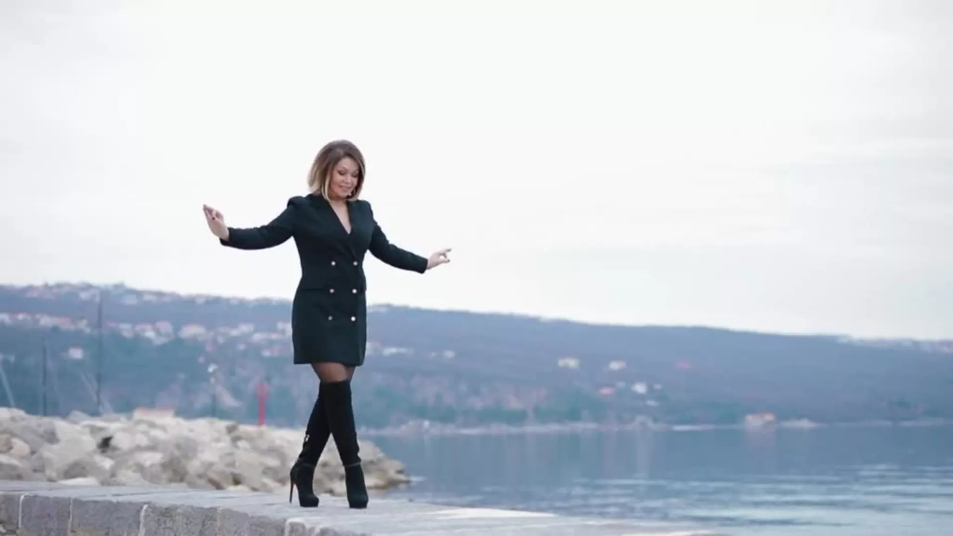 Neda Ukraden – Kao vino i gitara