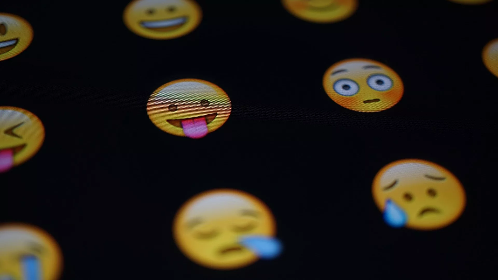 Šta reče?! –  Emodži, gif, mim