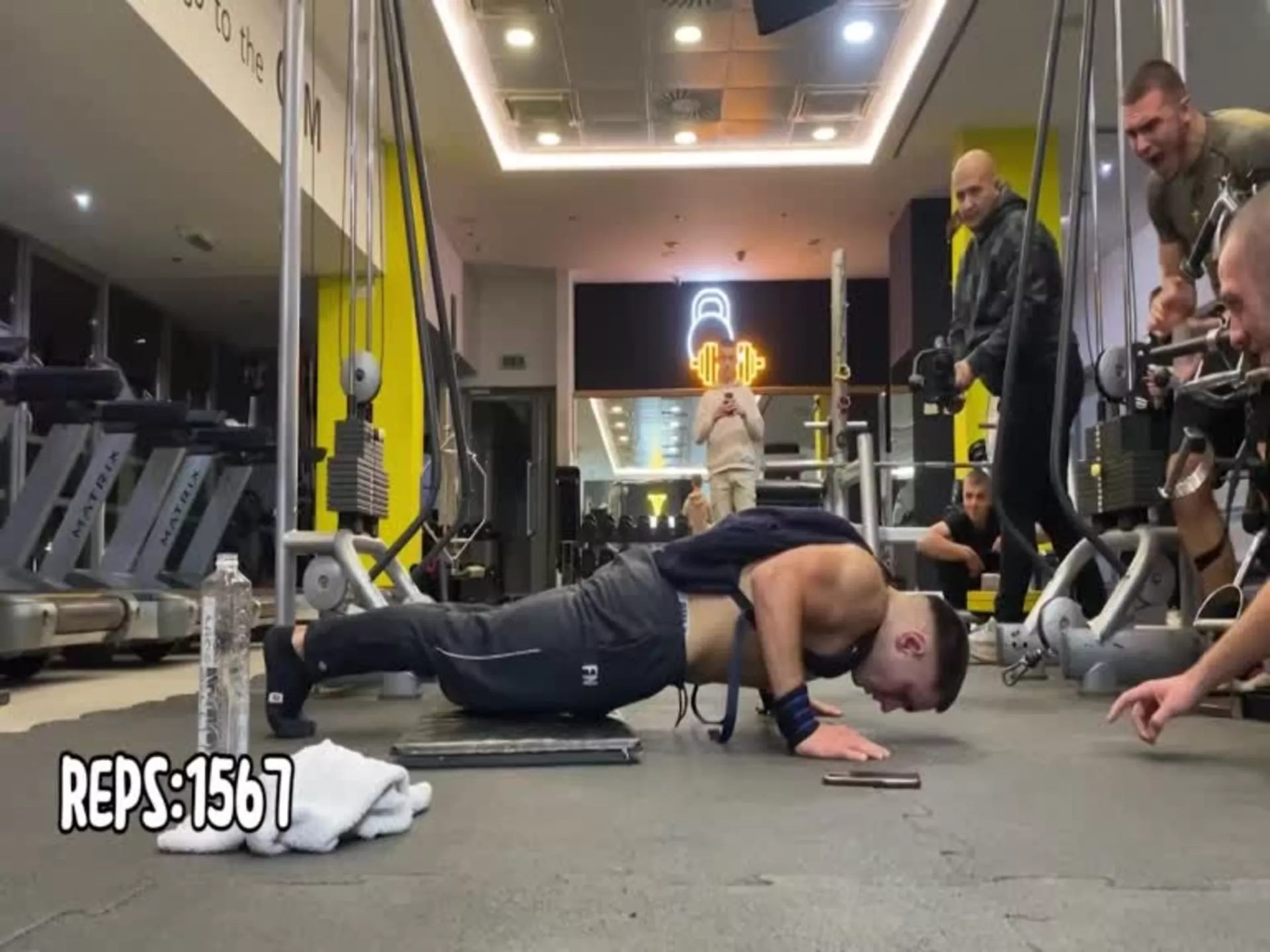Saša Garović Ginisov rekoreder u sklekovima sa opterećenjem