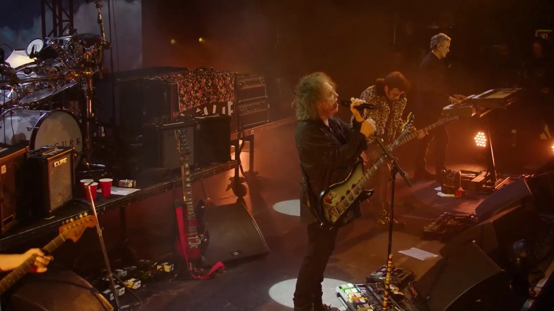 Bunt: "The Cure", "Oxajo", "Veliki prezir"