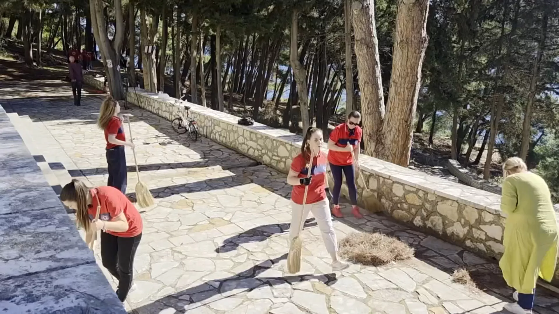 Volonteri Crvenog krsta na Krfu