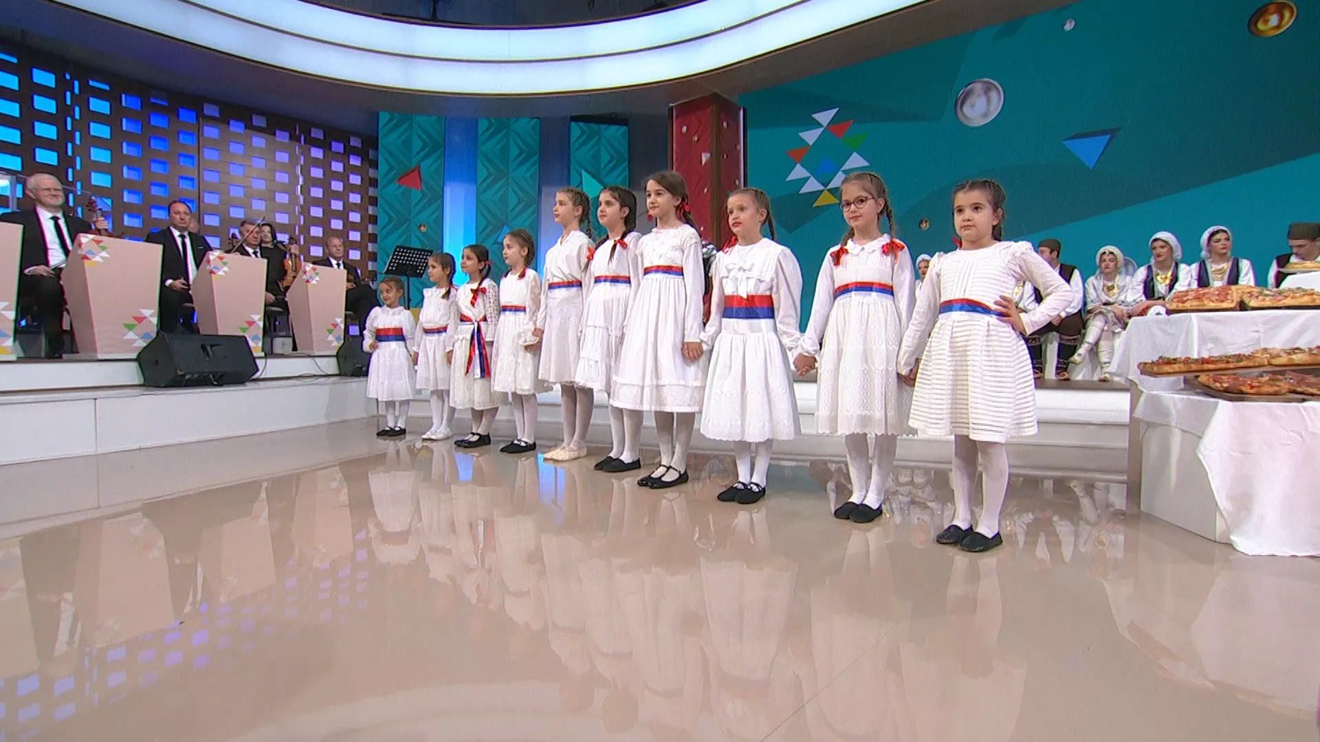 Šarenica: Svet od svile, oko vrata