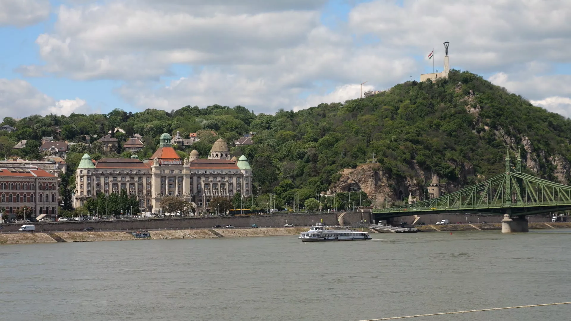 Kultura Srba u Evropi: Budimpešta - Ravnica i voda