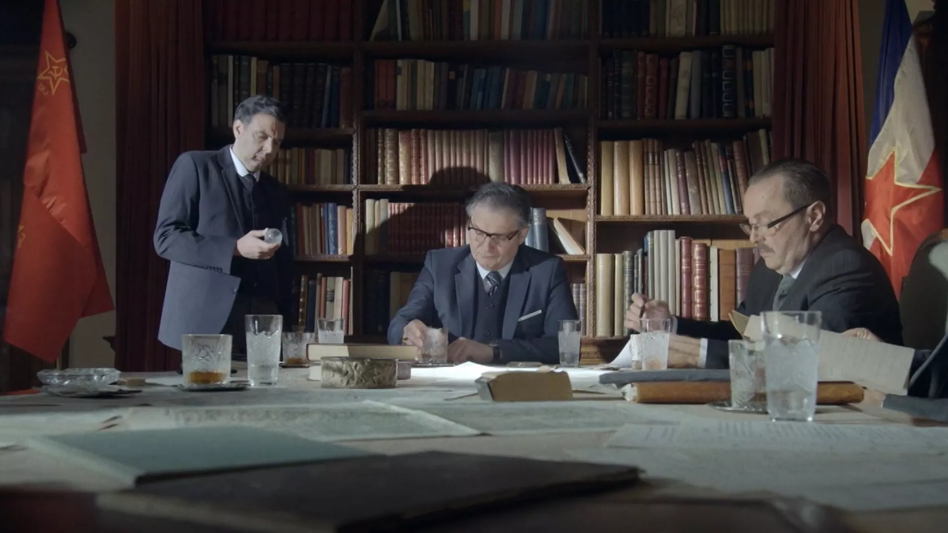 Tito između istoka i zapada