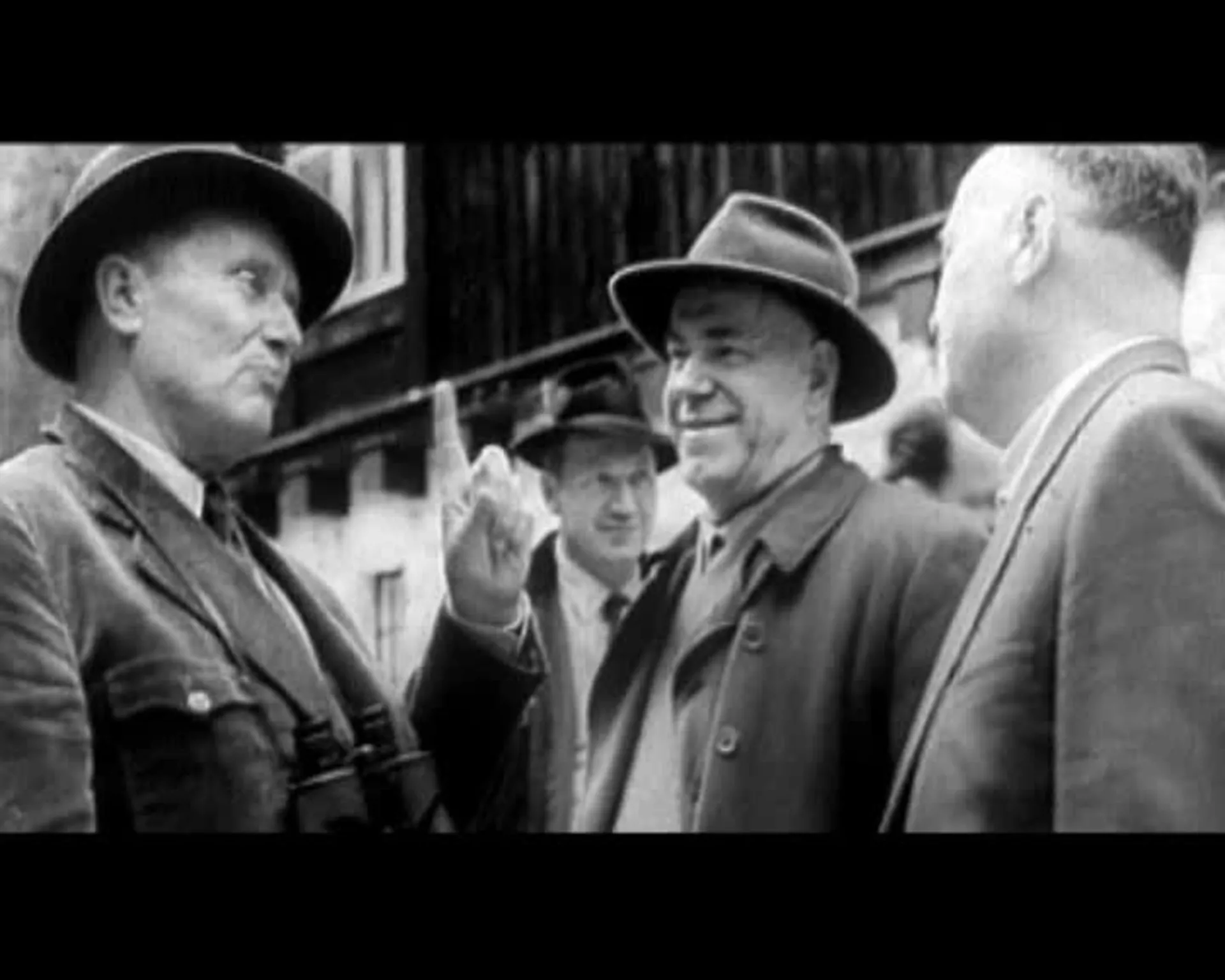 Tito: Crveno i crno – Artisti i statisti