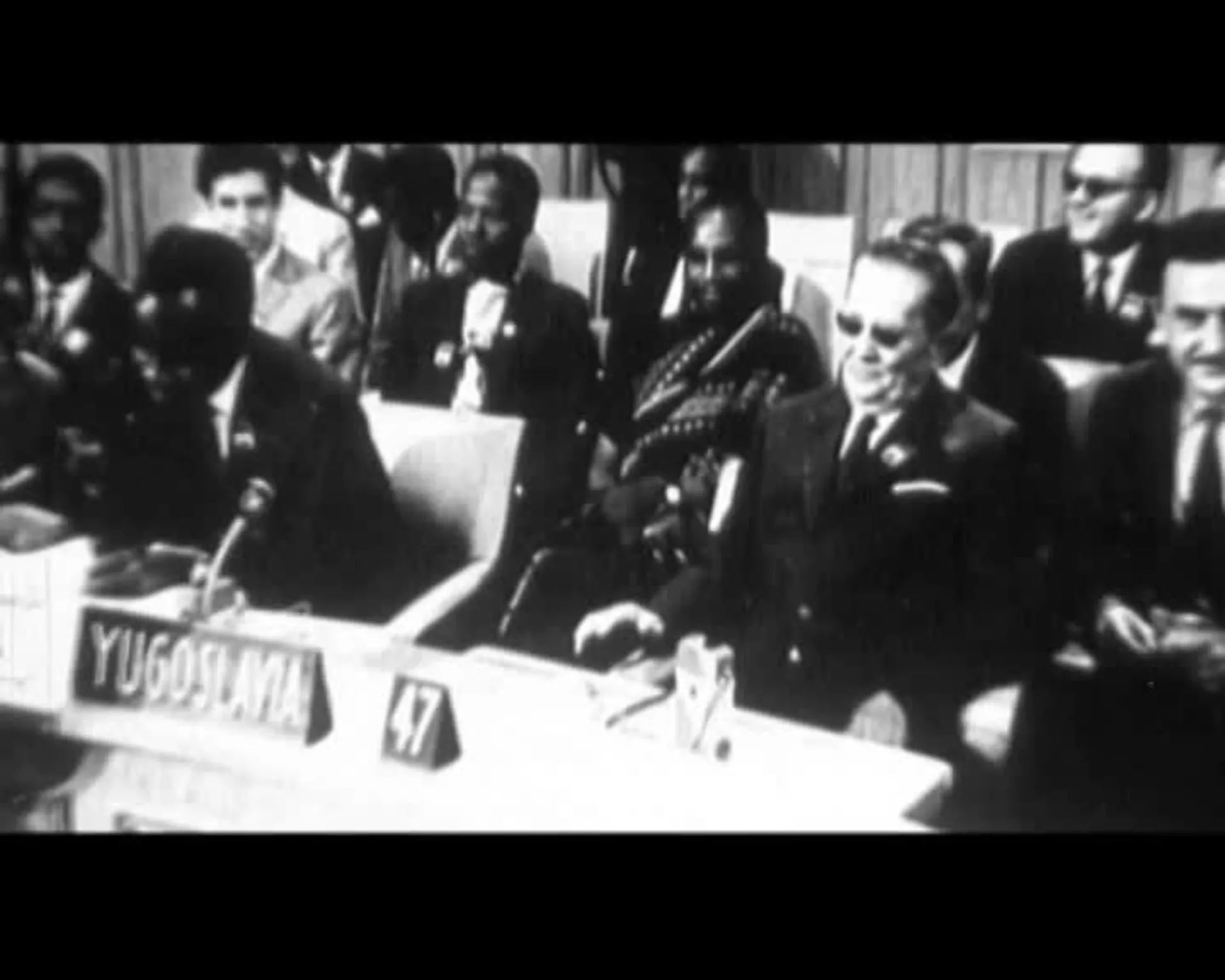 Tito: Crveno i crno – Nesvrstano svrstavanje