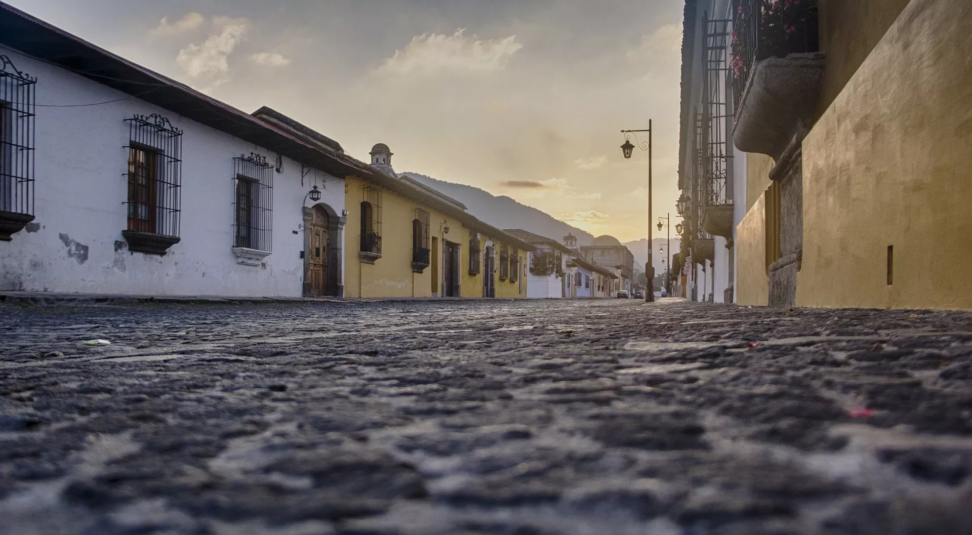 Agora - Latinska Amerika između socijalizma i kapitalizma