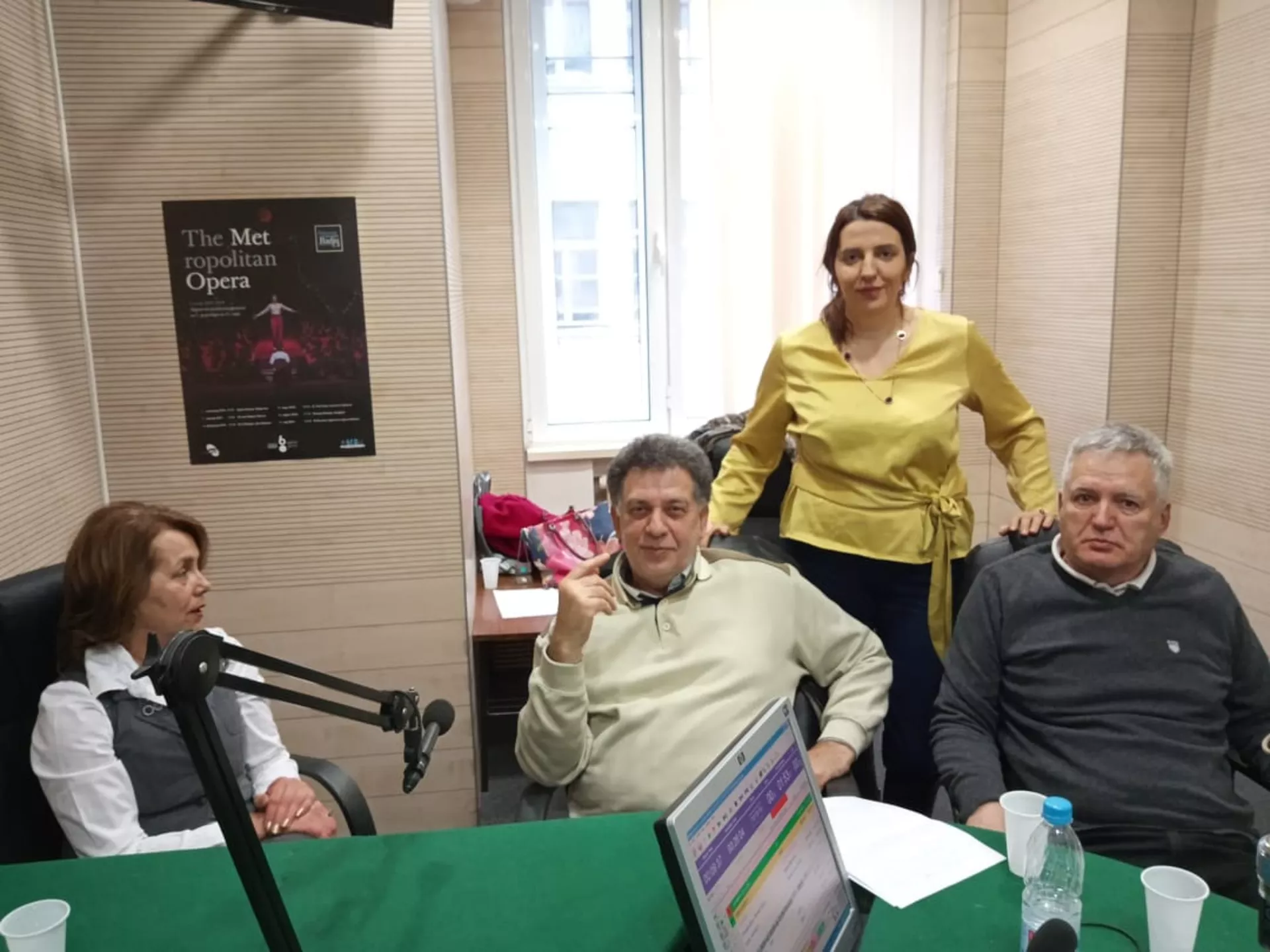 Sporovi u kulturi - Estradizacija kulture