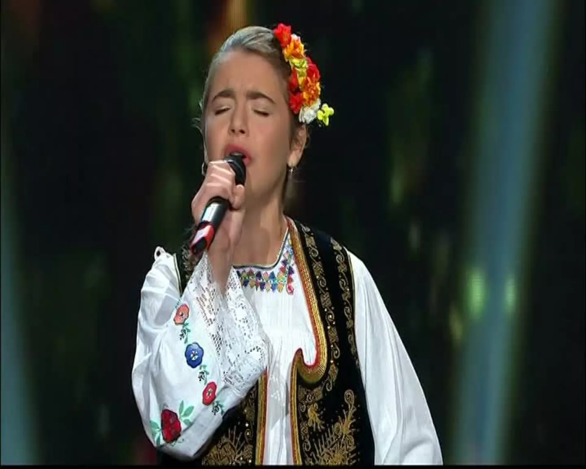 Aleksandra Mladenović – Slavuj pile