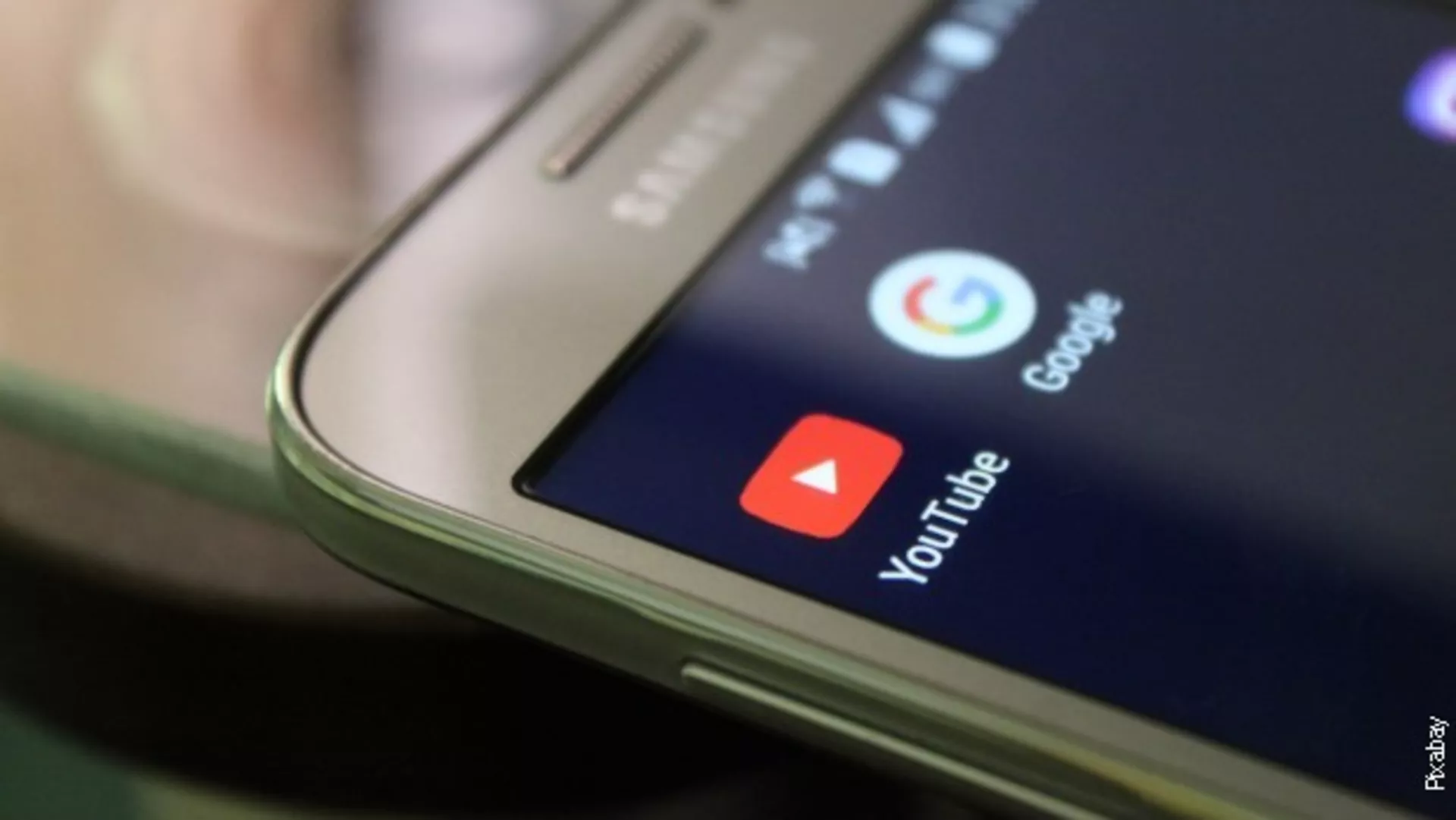 Летња башта поподне – Јутјуб и приватност