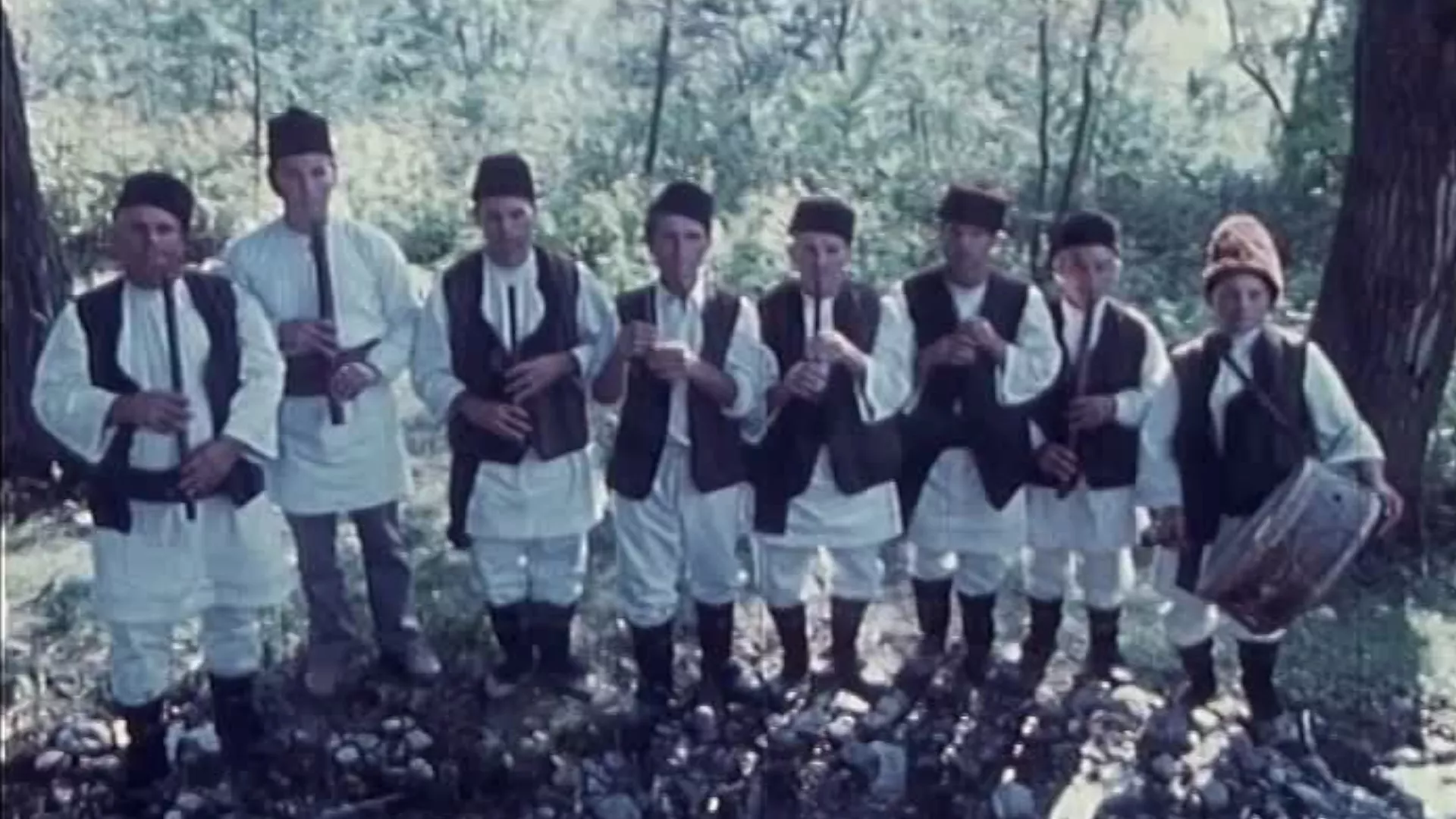 Рам за неколико поза, 1. емисија