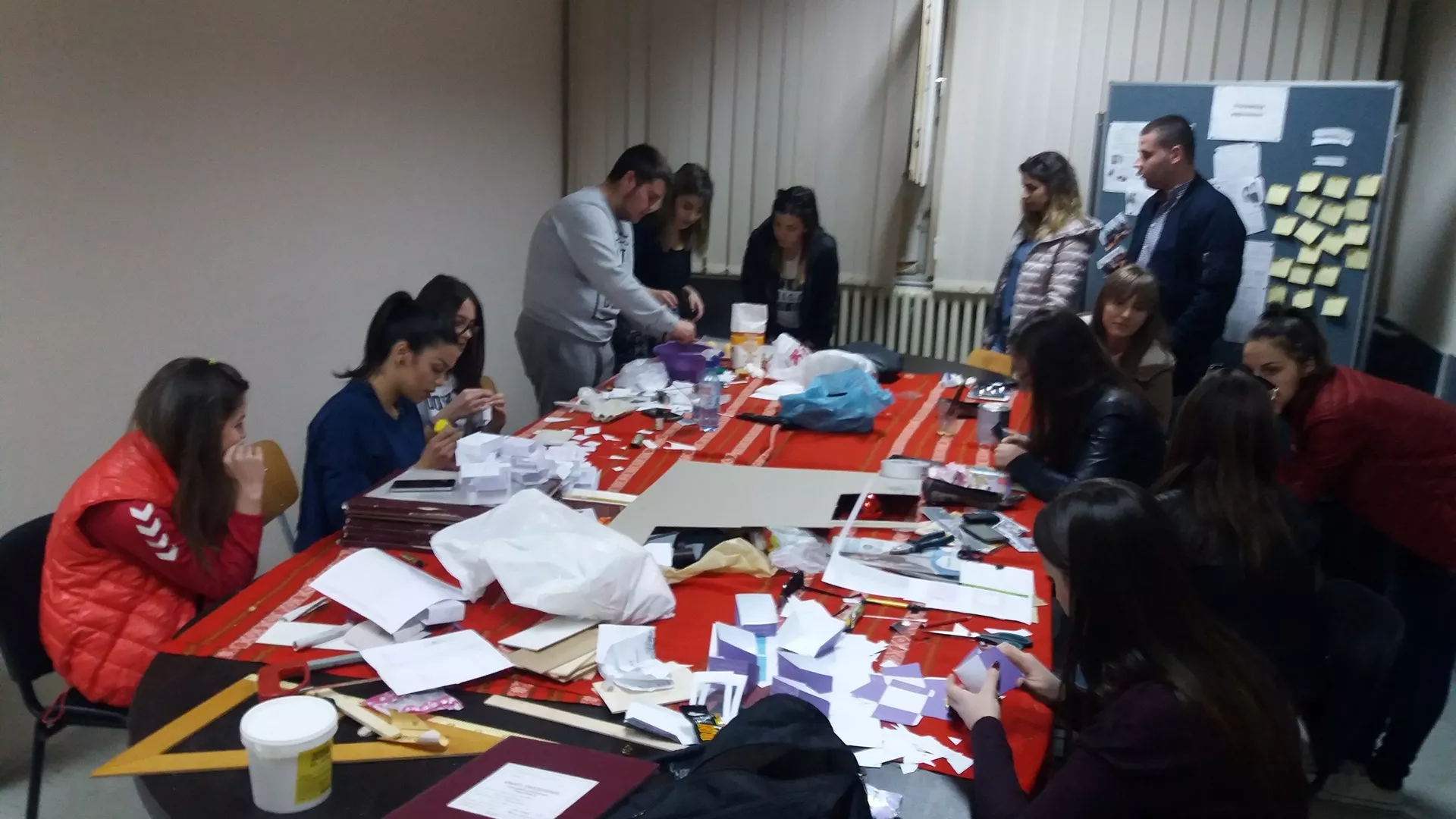 Из тинејџ угла – Ђачке компаније