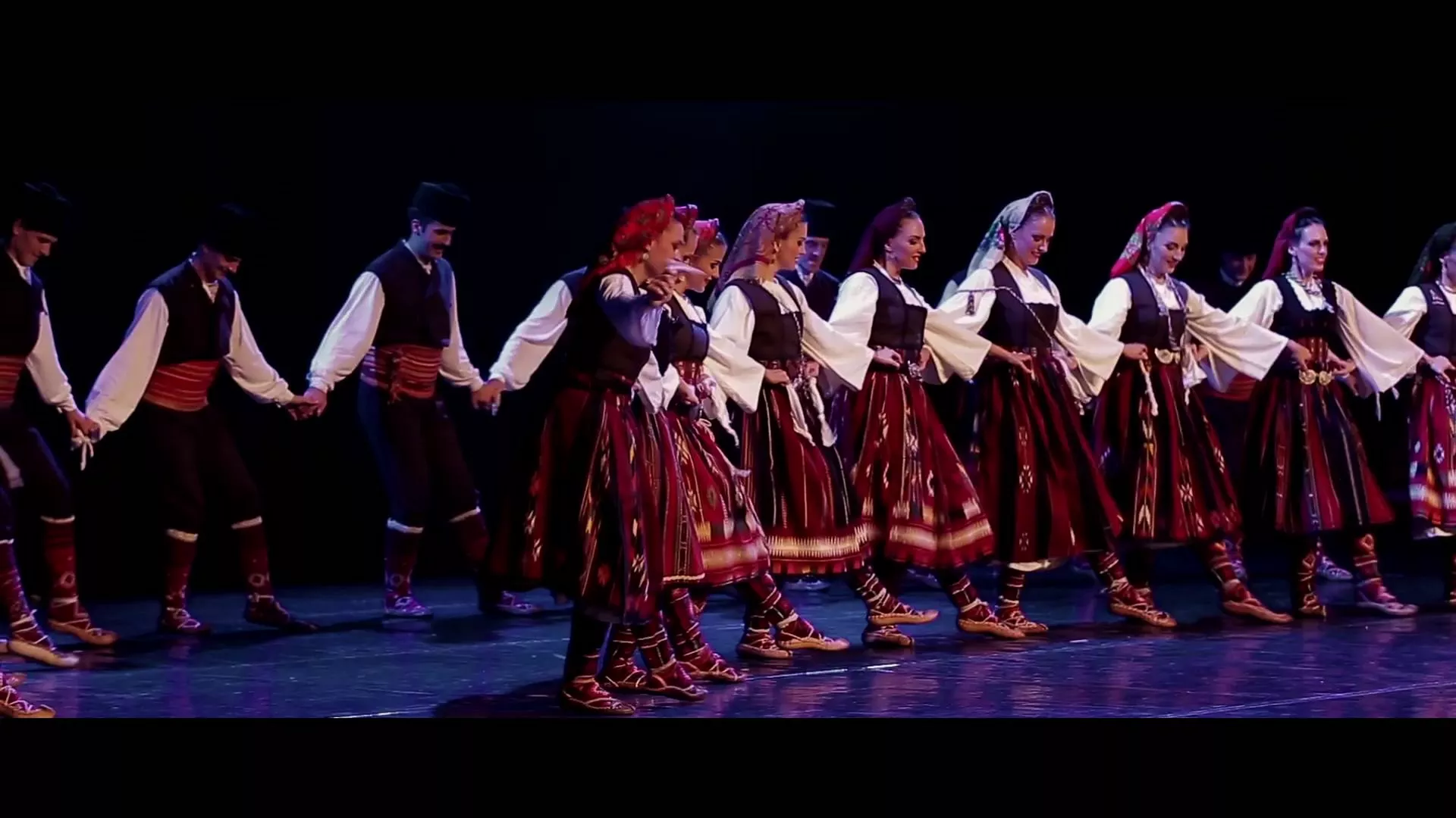 Од злата јабука – Ансамбл "Коло"