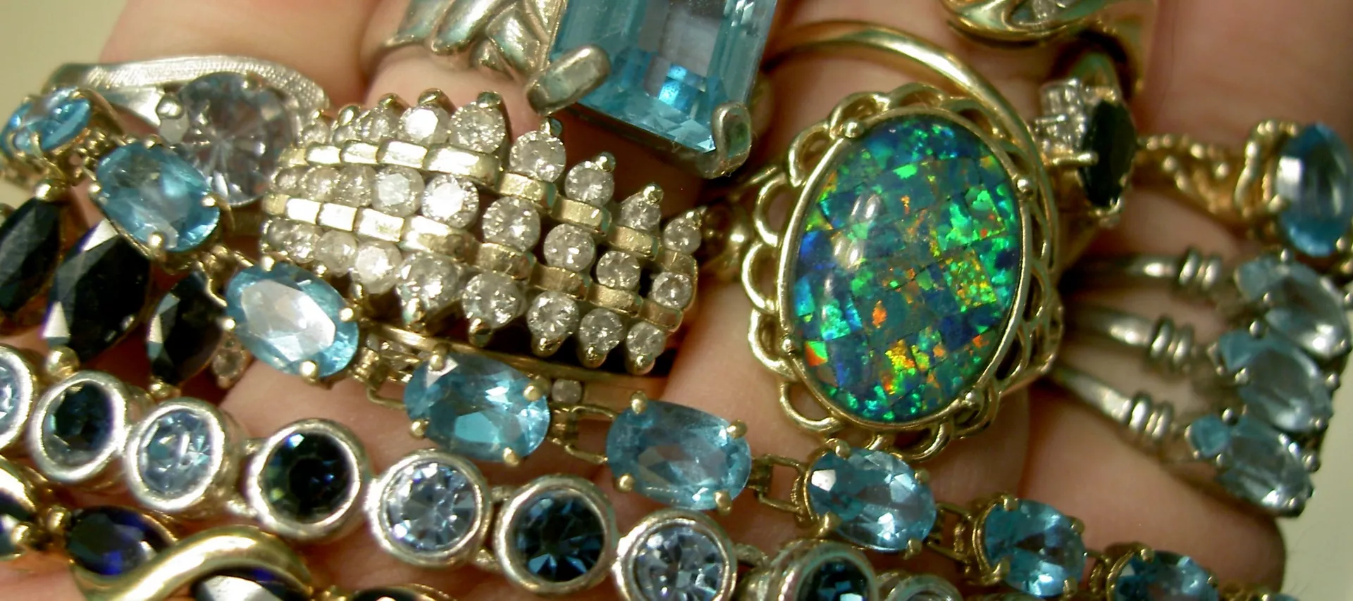 Од злата јабука - Прича о накиту