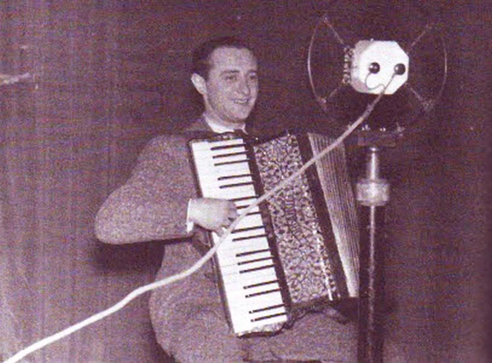 Од злата јабука - Рафаило Блам