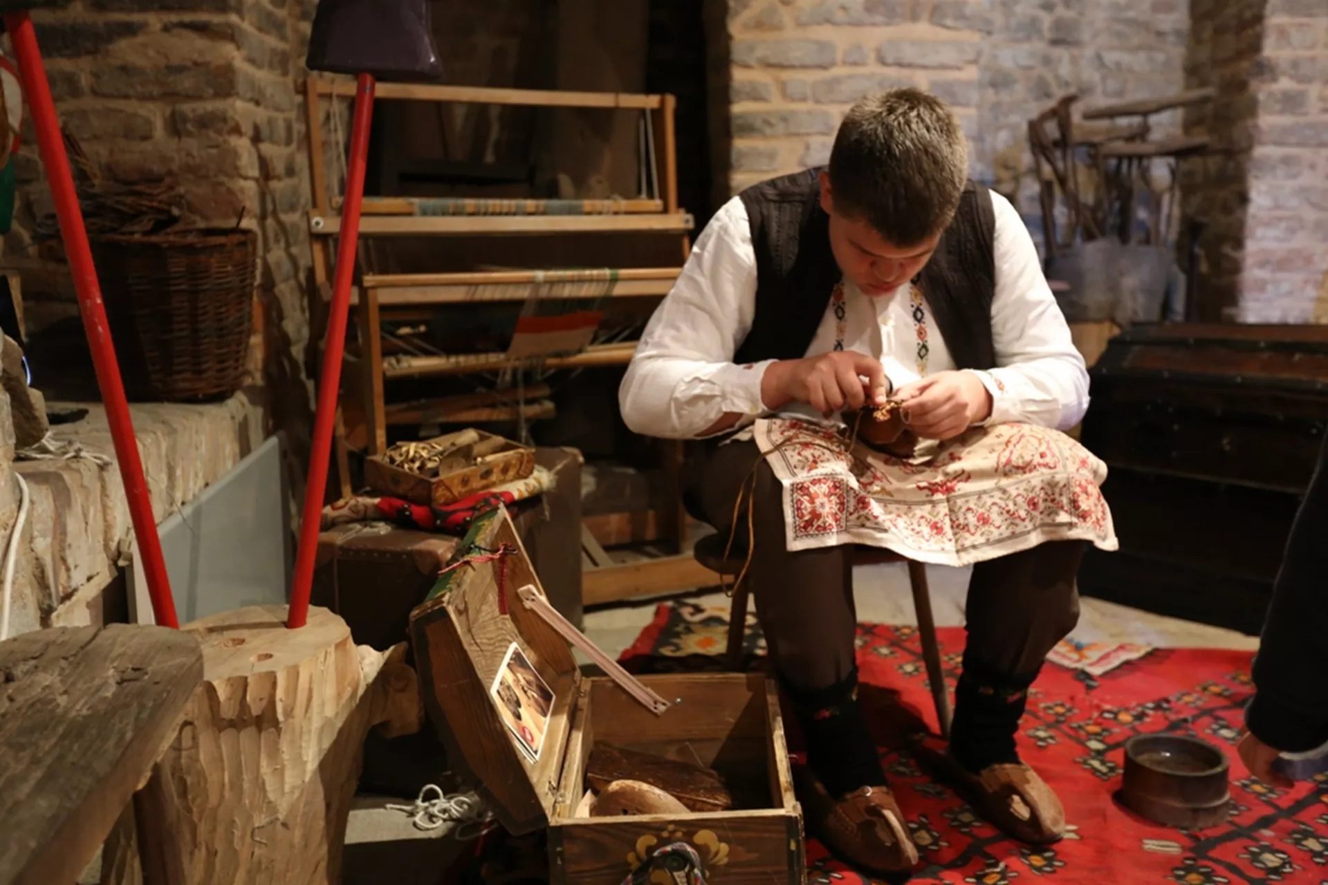 Од злата јабука – Стари, заборављени занати