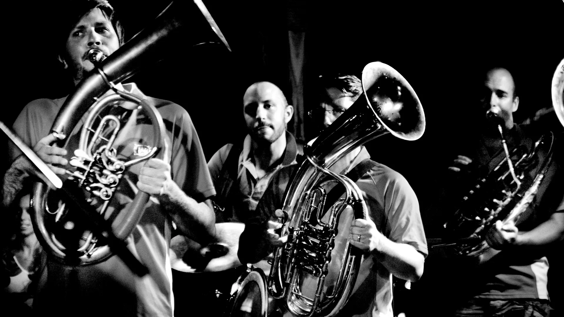 Од злата јабука - Süperstar Orkestar из Шведске