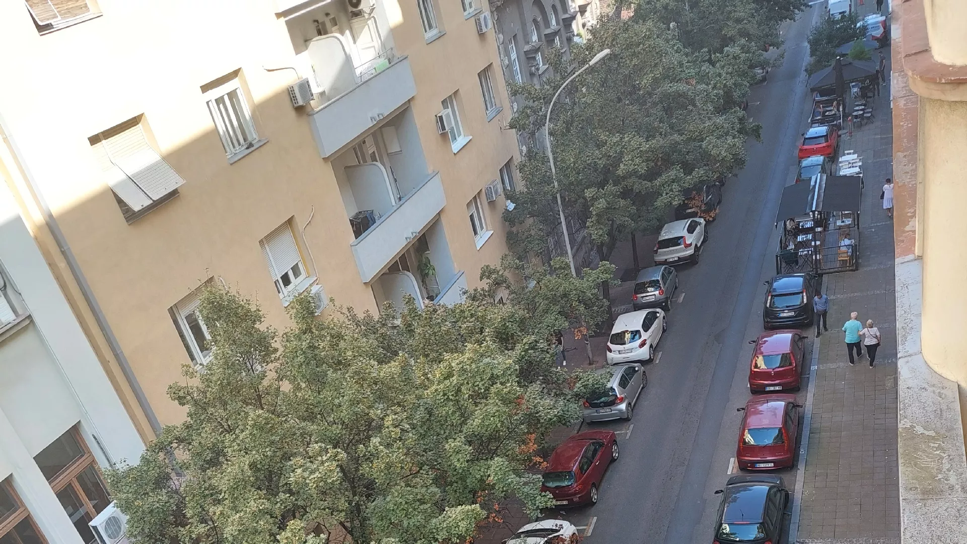 Код два бела голуба - Хиландарска улица