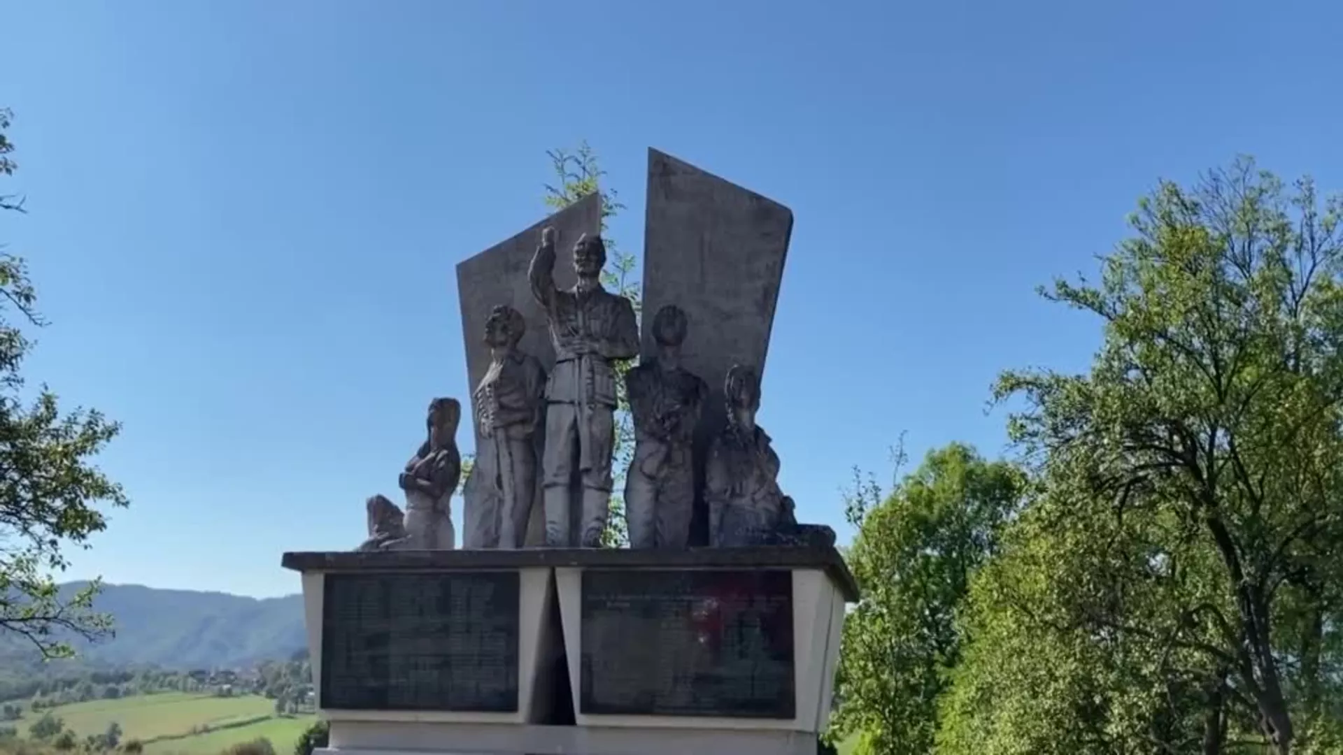 Споменик у Негришорима