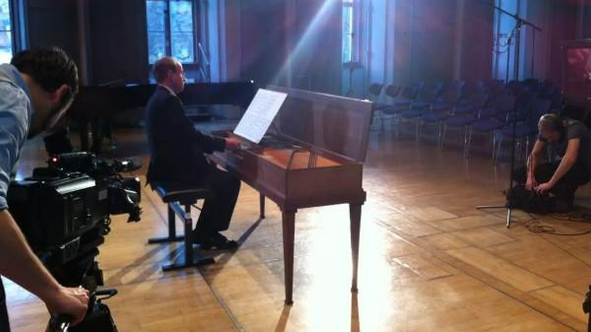 Аутограм – Томас Томкинс