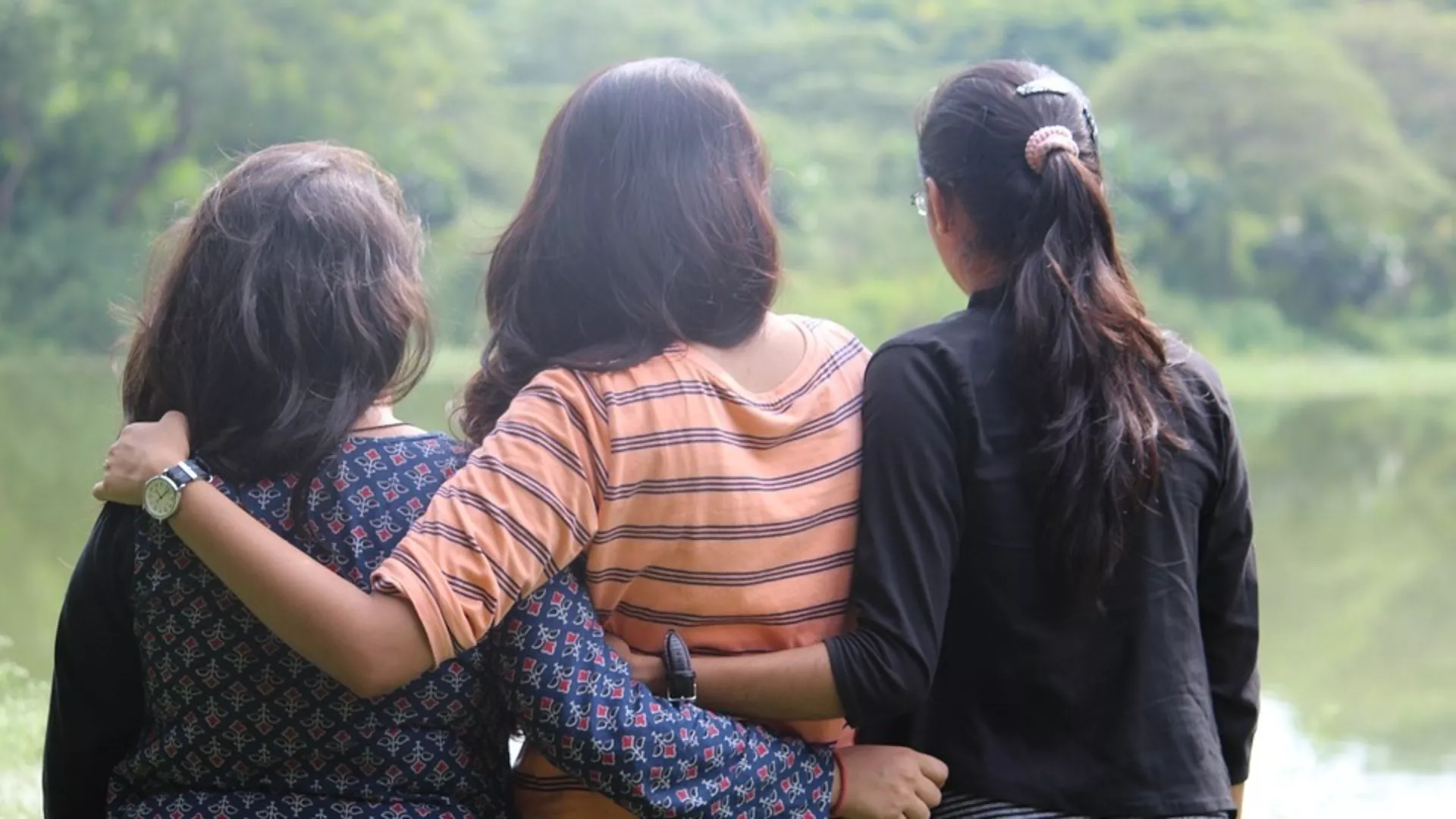 Од злата јабука – Три девојке