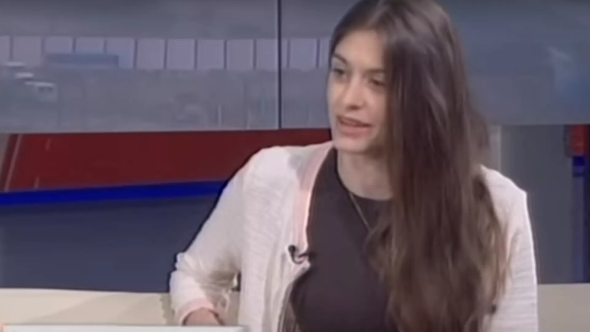 Клуб 2 – Јелена Пузић