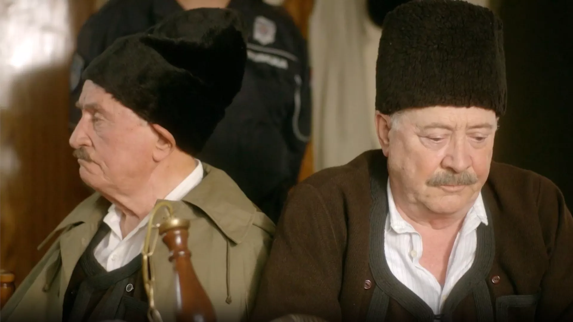 Село гори, а баба се чешља (5. сезона) (5. епизода)