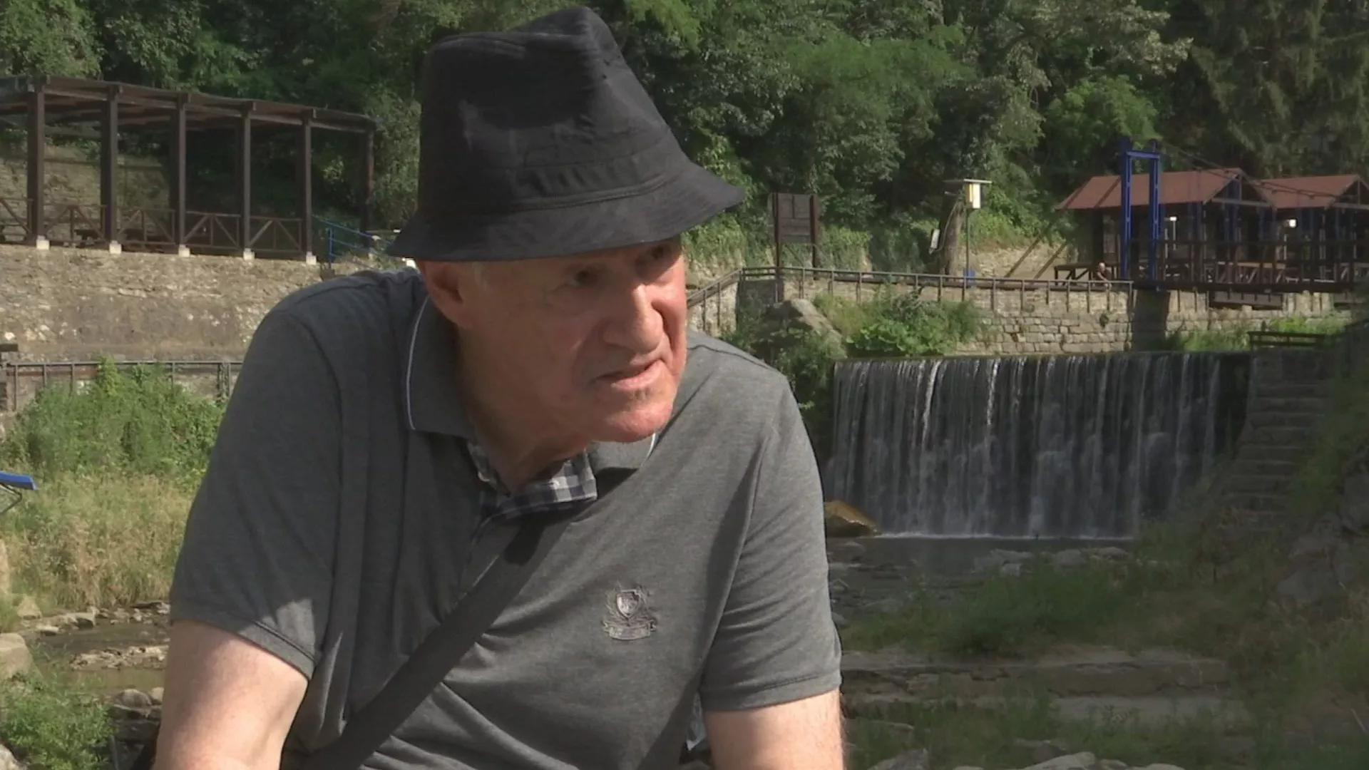 Квадратура круга: Камен земље Србије