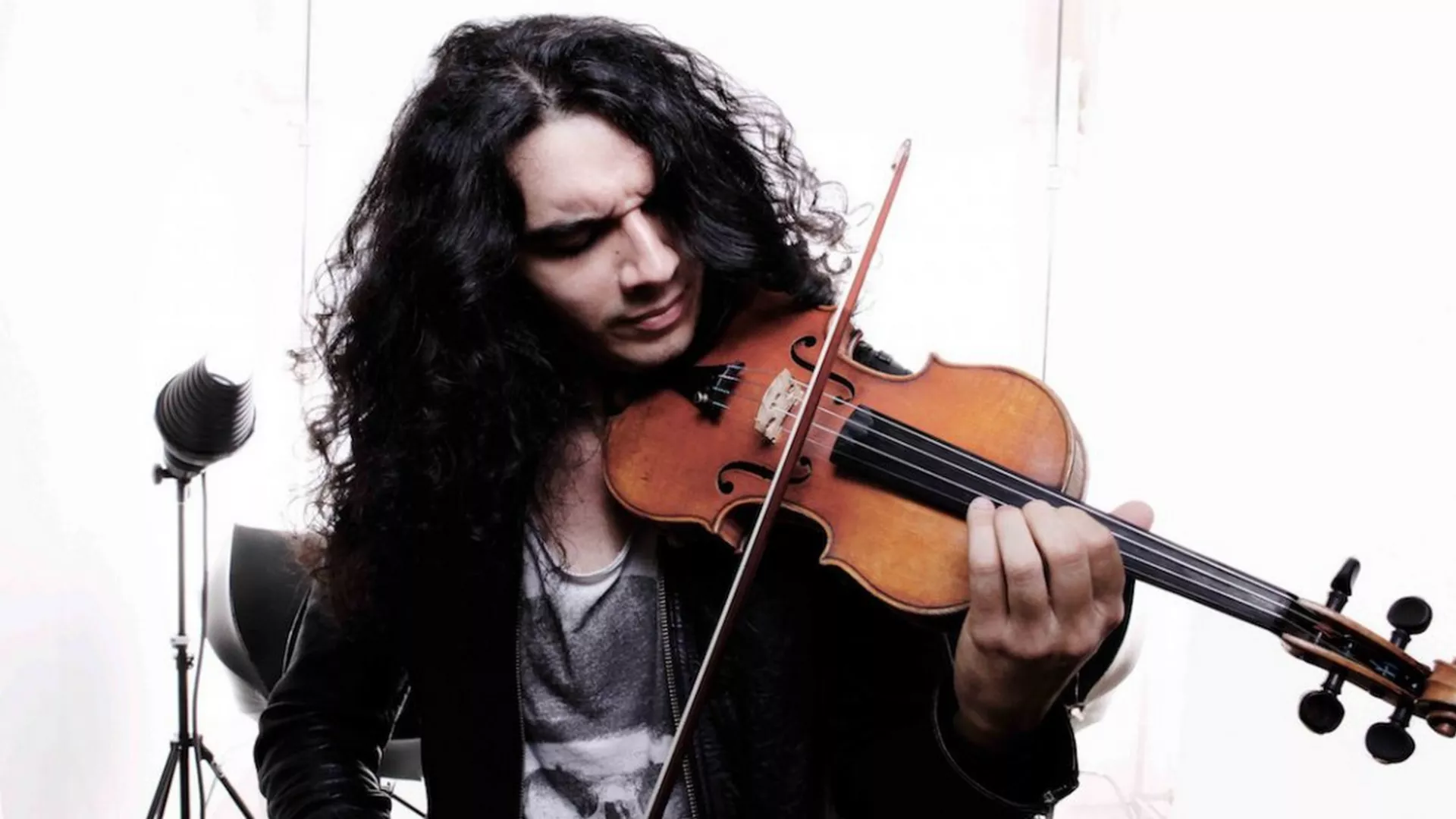 Летњи концерт – Немањa Радуловић, виолина