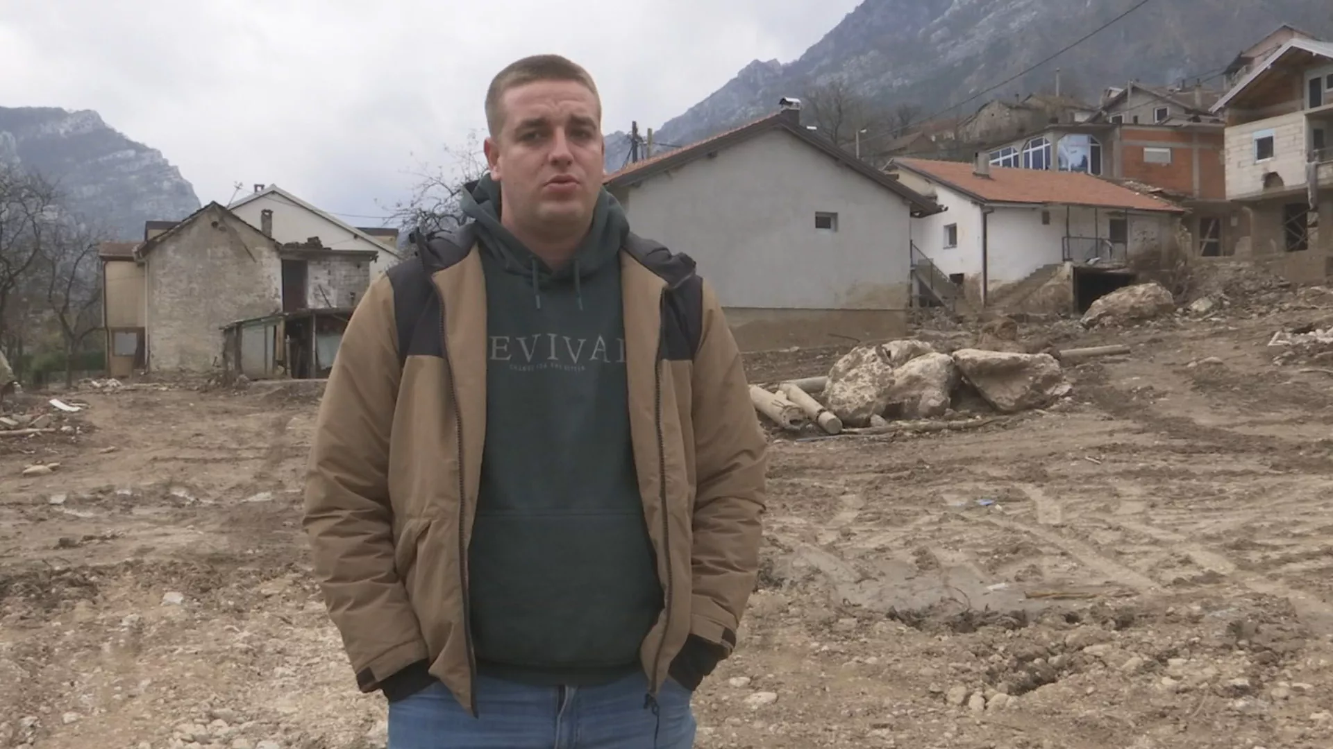 Квадратура круга: Остали су нам само голи животи